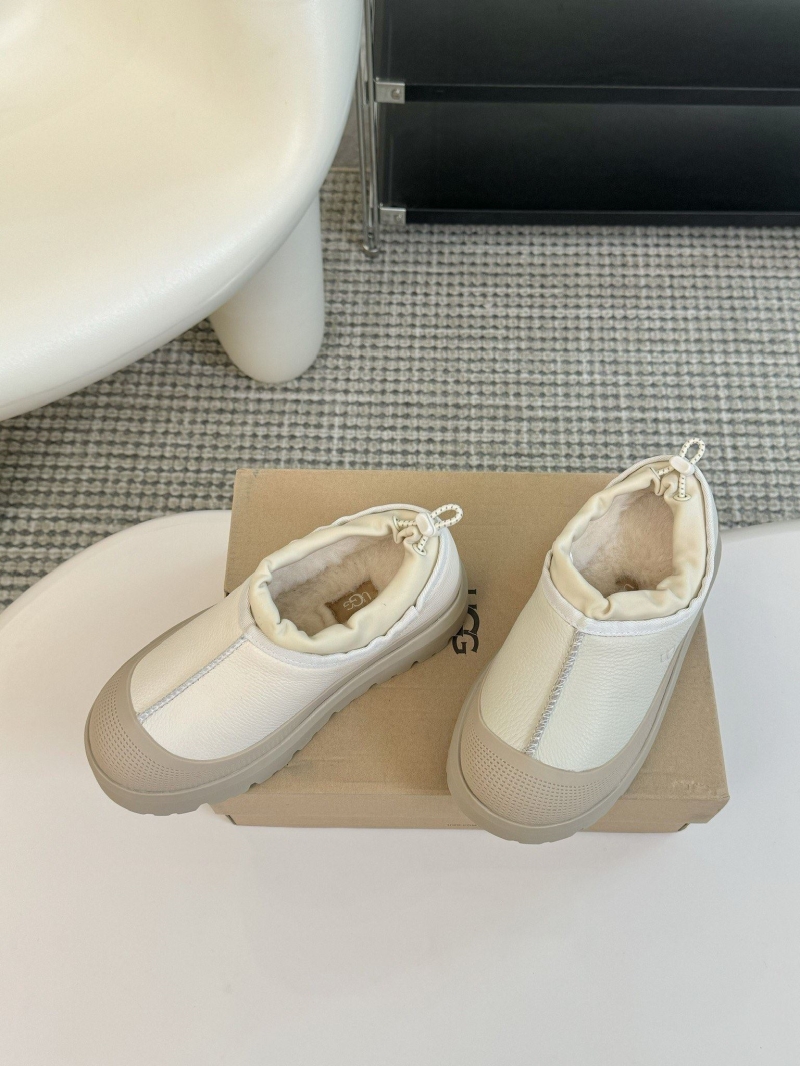 Ugg Flat Shoes